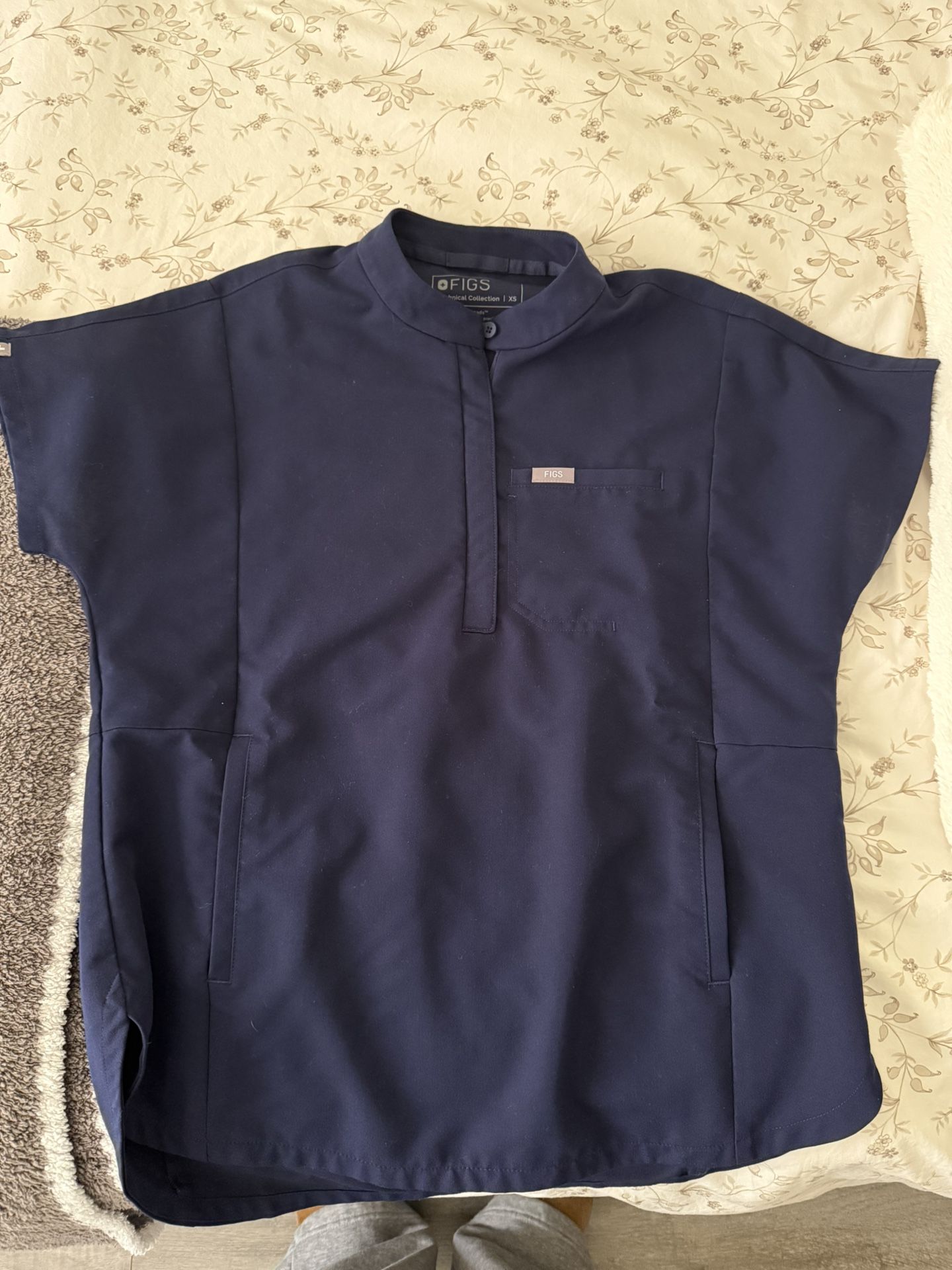 FIGS Montex Scrub Top