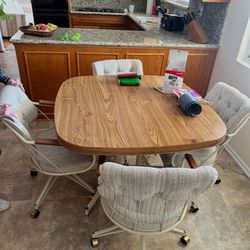 Tables With 4 Chairs 