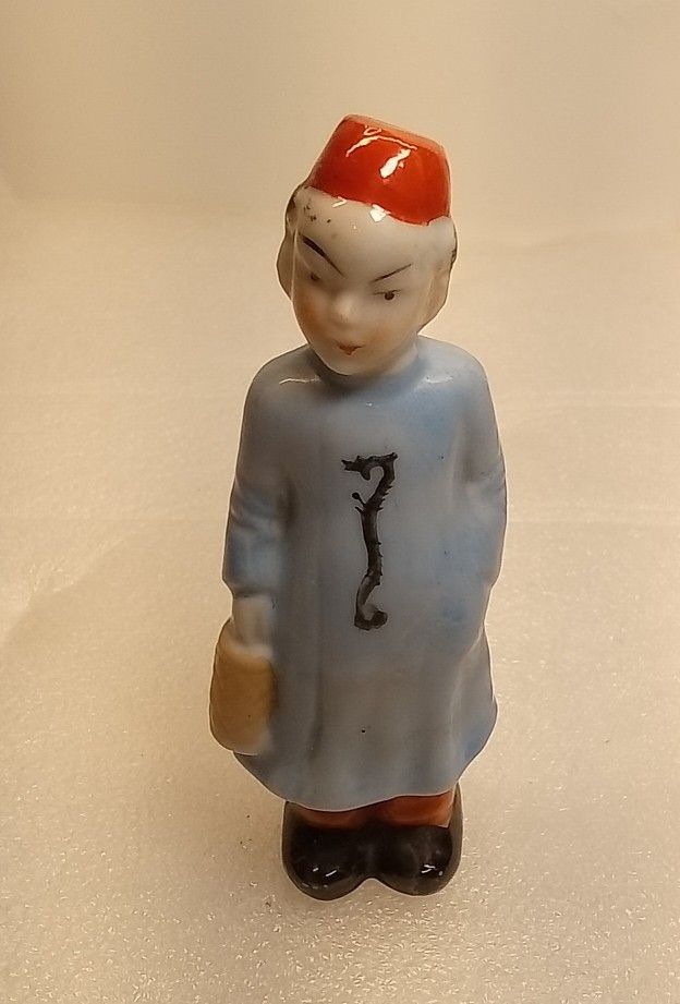 VTG Oriental Man Boy w/Dragon On Kimono Lantern In Hand Porcelain Figurine Japan
