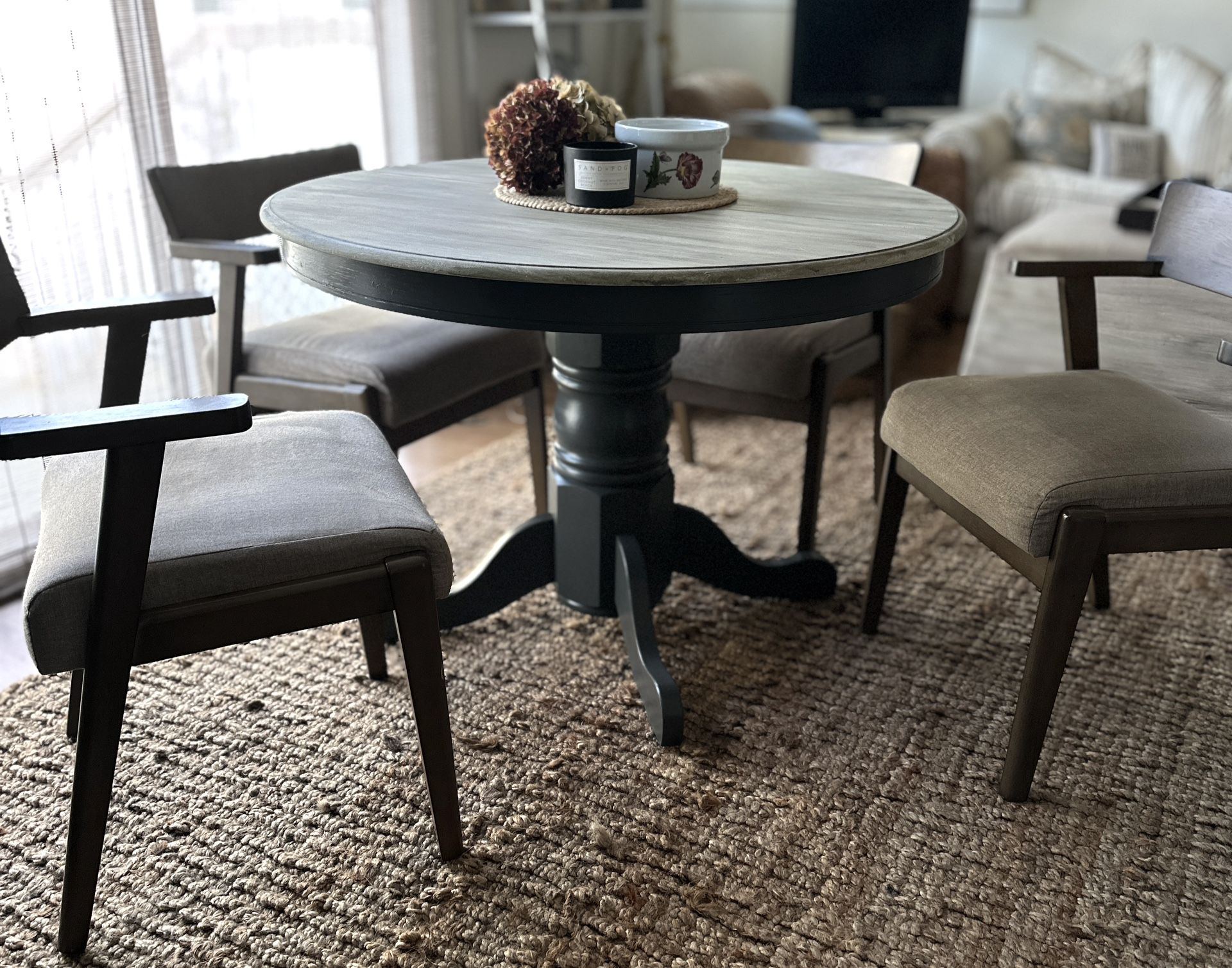42” DINING TABLE +18” Ext. W/4 CHAIRS- DELIVERY AVAIL! 