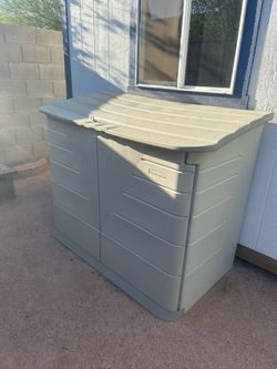Rubbermaid 5x2.6 Horizontal Shed