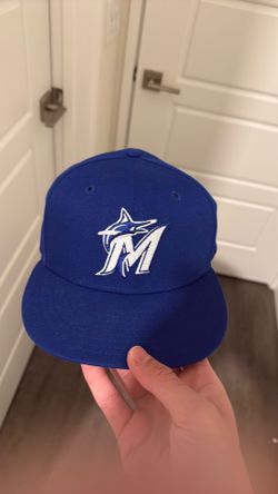 Marlins New Era fitted hat perfect condition