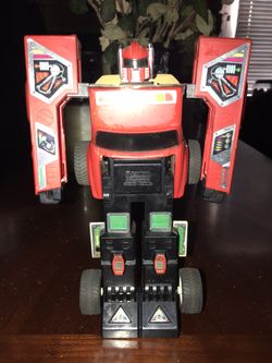 Vintage 1984 Bandai Toyota Go Bots Hilux Truck