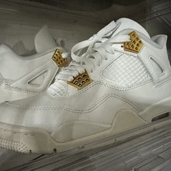 Jordan 4s
