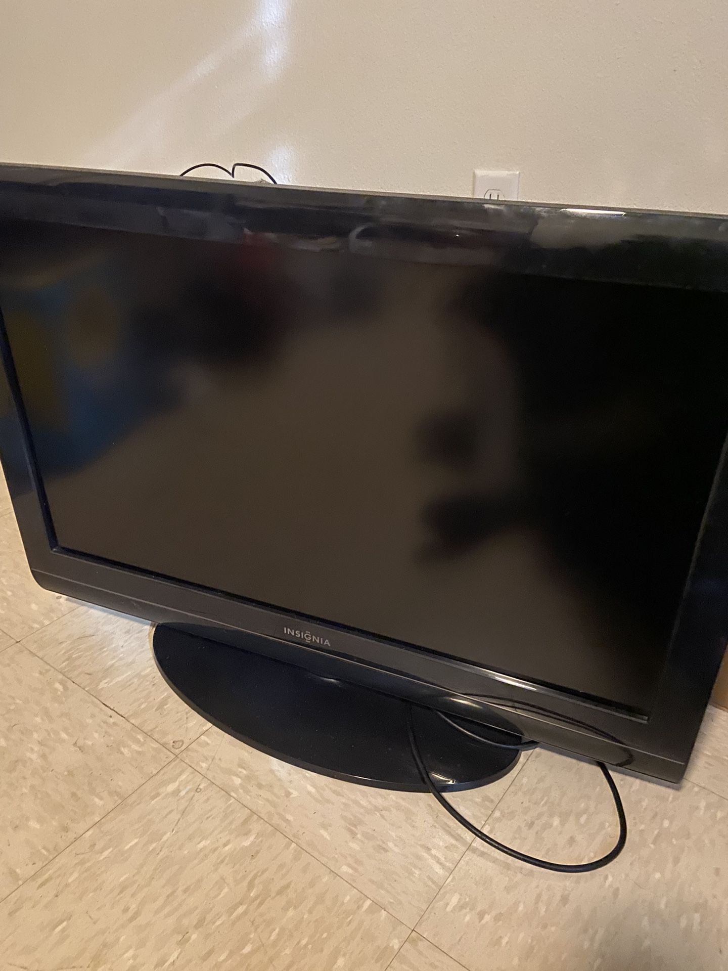 36 Inch Insignia Flat Screen T.v