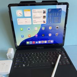 Apple IPad Pro 12.9” 5th Generation (M1 chip/ Face ID/2021) 256GB with pen, keyboard & Accessories 