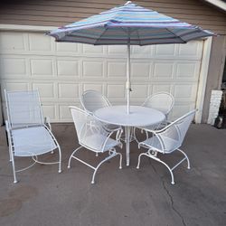 Wrought Iron Patio Set 👍🏽