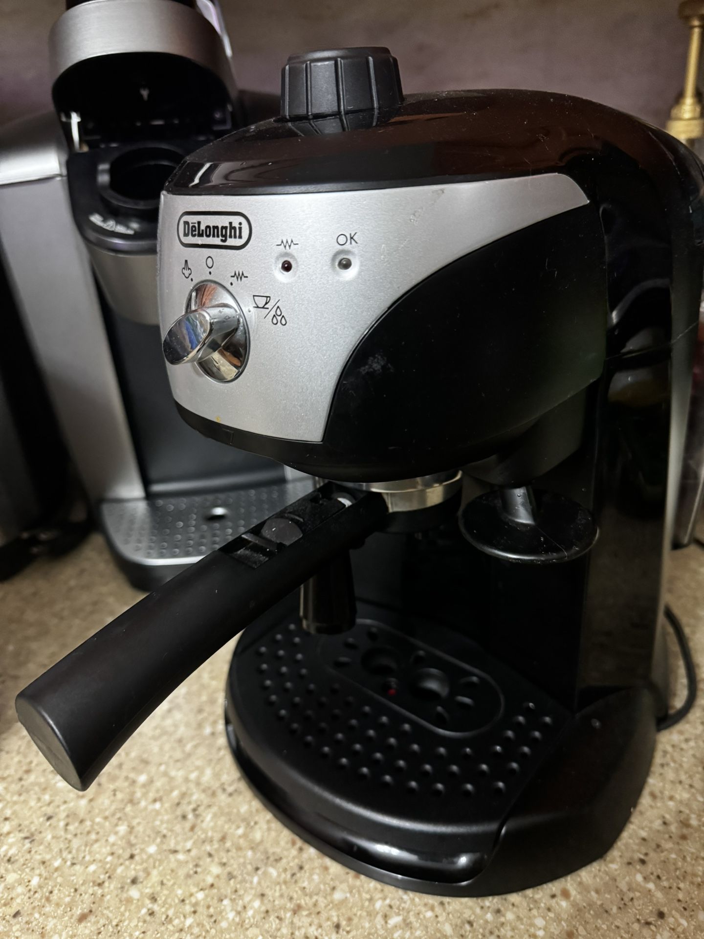 Delonghi NESPRESSO Coffee Cappuccino Espresso Maker