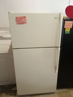 Whirlpool Refrigerator ex large excellent . Warranty . Delivery available . 2203 Fowler st. Ft. Myers 33901 1stop best appliances in town