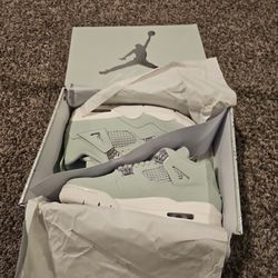 Jordan 4s "Seafoam " Size 9 DS Brand New 
