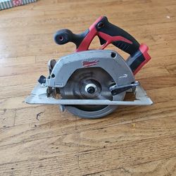 Skillsaw 6 1/2” Milwaukee M18 