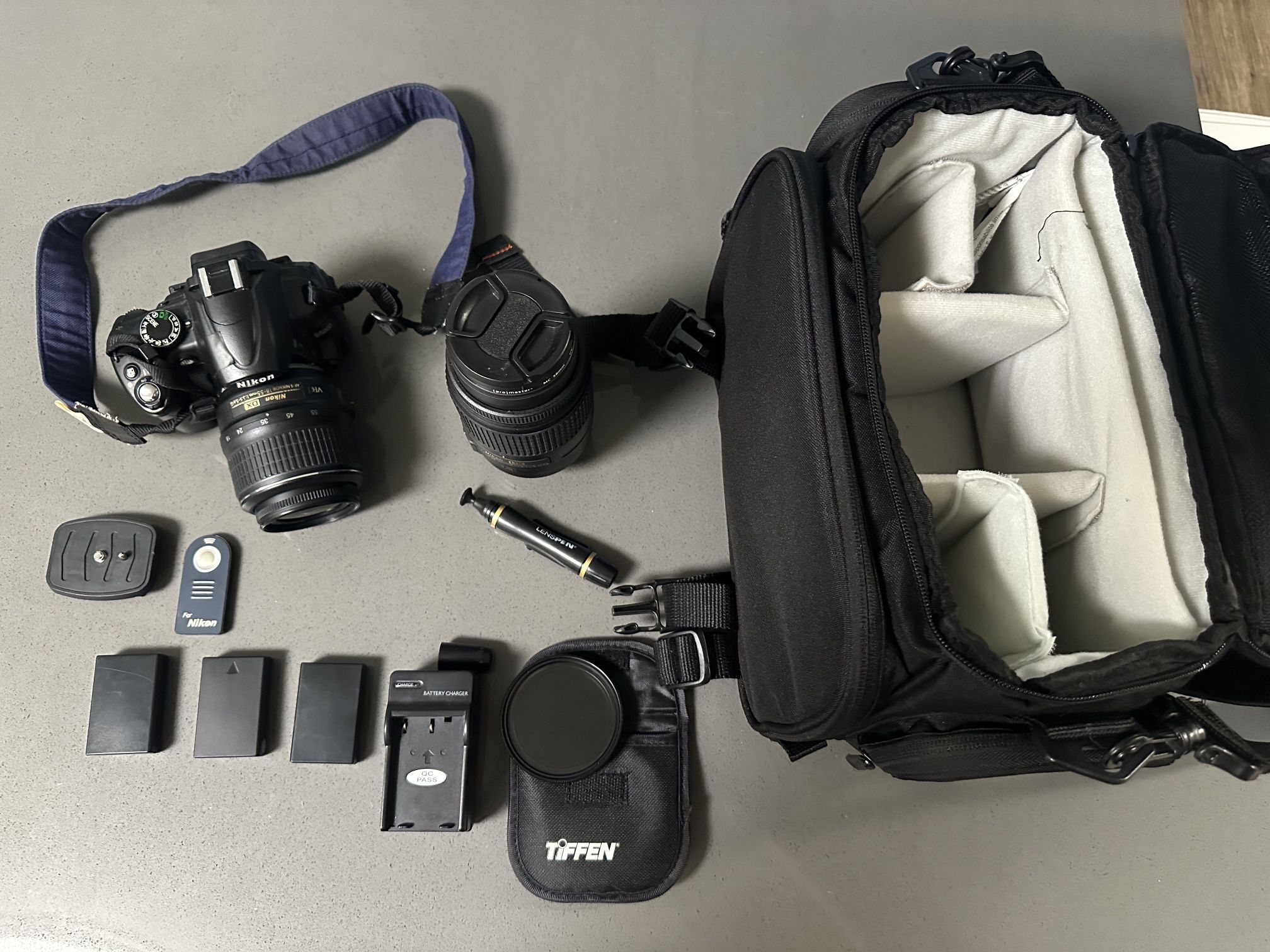Nikon D5000 DSLR Camera W/ 55mm & 300mm Lenses