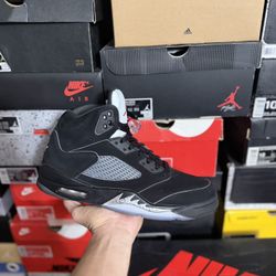 Jordan Black Metallic Reimagined 5s size 10.5 VNDS 