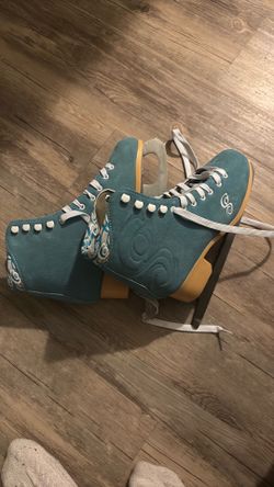 Candigirl ice skating shoes size 8 woman’s