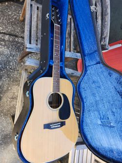 Jasmine C-60 Guitar with Hard Case and Extras