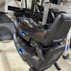 Nuna Car seat Base (2)