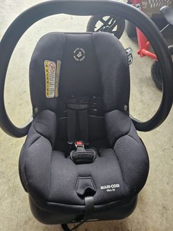 Maxi Cosi Car Seat And Base