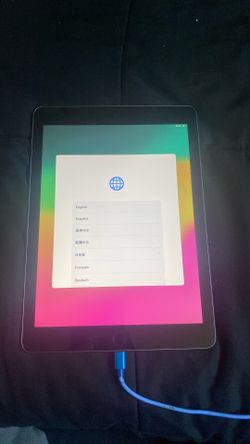 Apple Ipad 6th gen (Unlocked)