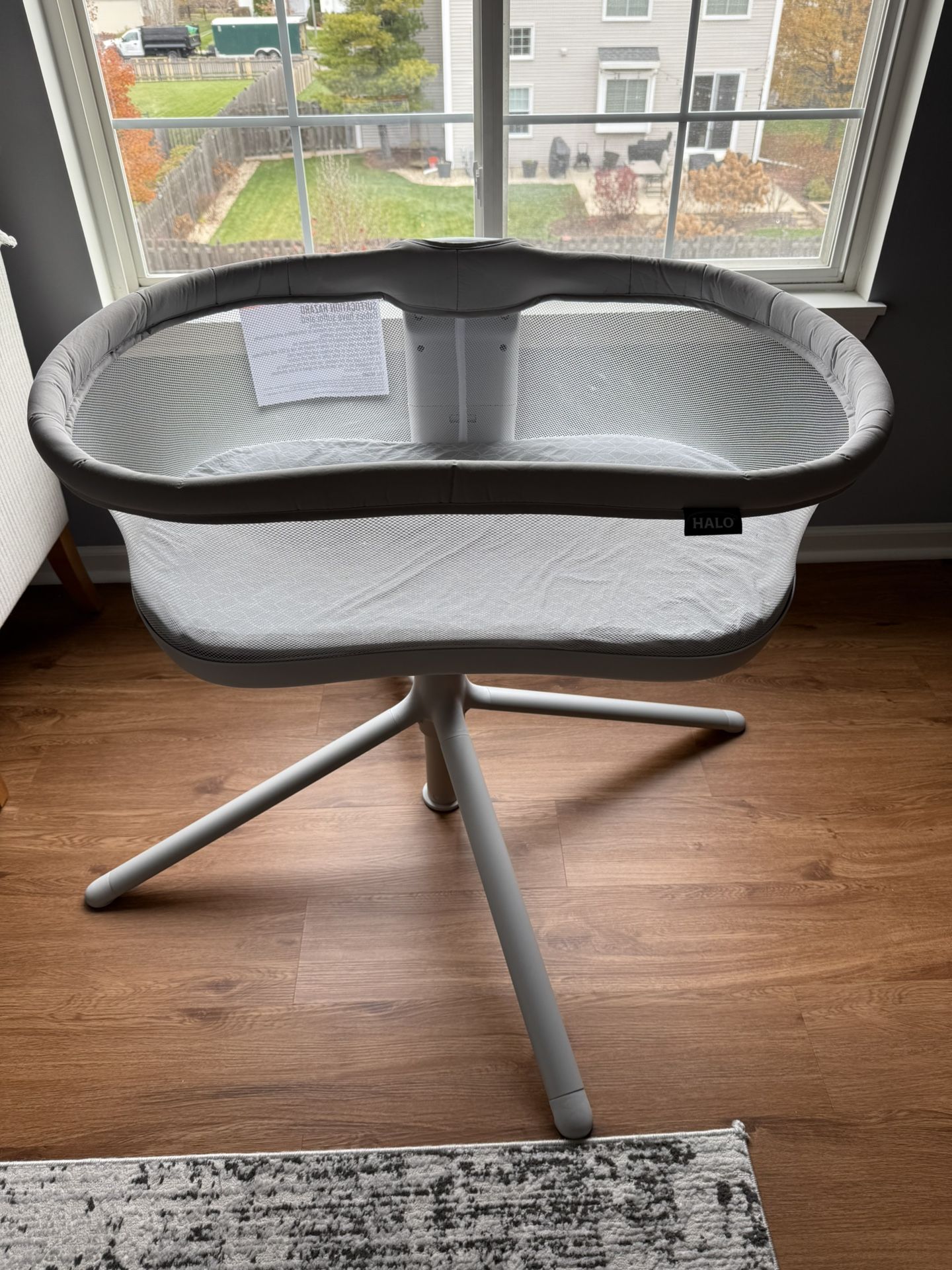 Halo BassiNest Swivel Sleeper 3.0 — Bassinet