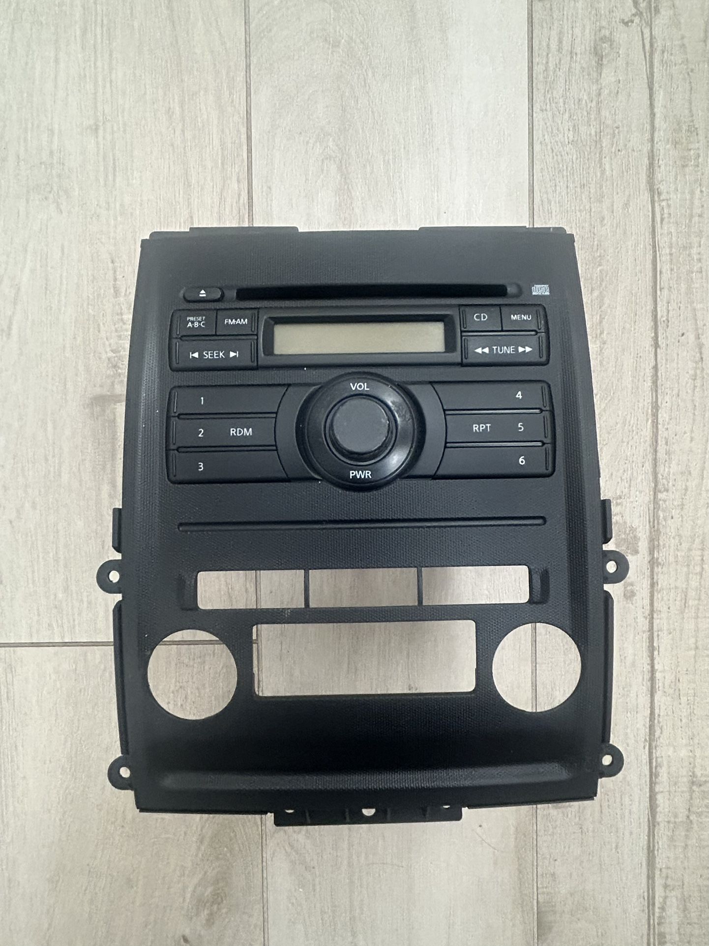 2009-2012 Nissan Frontier CD / Radio