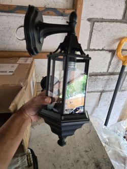 Outdoor light fixture front and backyard