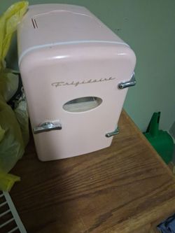 Mini refrigerator