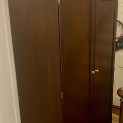 Solid Wood Armoire/Wardrober/Closet/Dresser