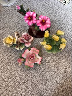 Antique Capodimonte Pink Fuscia White Roses Bud Flowers on Log Italy Tulip lot of 4