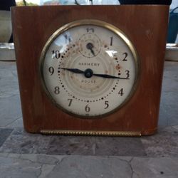 Vintage H H A R M O N Y House Wind Up Alarm Clock. Late 40s Early 50s