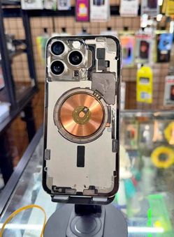 Apple iPhone 14 / 15 / 16  pro   ( back glass replacement )