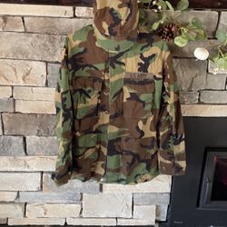 US Army Size Regular Cargo Camouflaged Jacket And Hat Button Up Military Patriotic 
