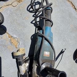 Makita.
