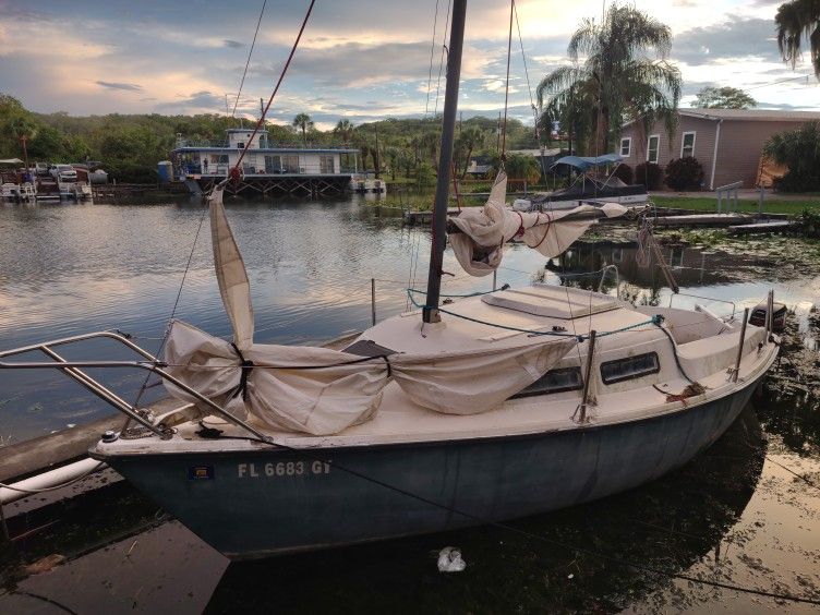 Sailboat 19ft  Classic Starwind  - Must Sell