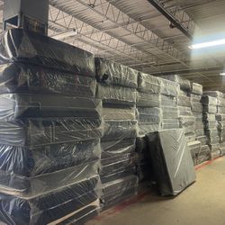Queen Mattress- Double Sides- Come With Free Box Spring - Free Delivery 🚚 To Reasonable Distance 
