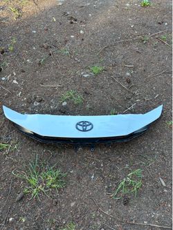 2025 Toyota Camry Front Upper Grille/ Grille Molding