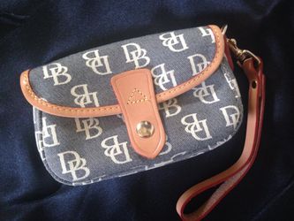 Dooney & Burke DB coin purse wristlet camera bag