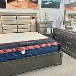 Huge Liquidation Sale Now***Gorgeous Bedroom Furniture Sets In Stock 40-70% Off Retail DONT MISS
