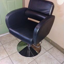 Salon chair