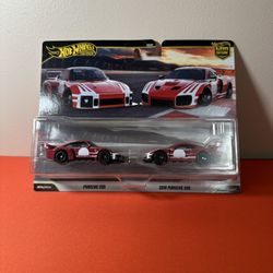 Hot Wheels Porsche 935 & 2018 935