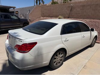 2007 Toyota Avalon Limited.