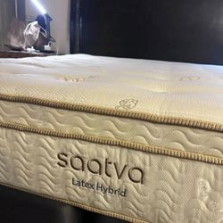 Saatva Latex Hybrid California King Size Mattress - Like New- Medium Firm