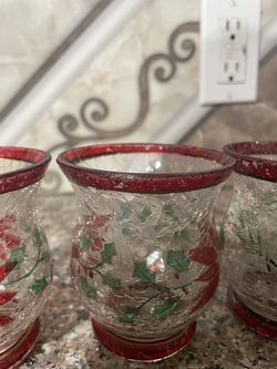 Beautiful 4 Antique Christmas Theme Glass Cups Thumbnail