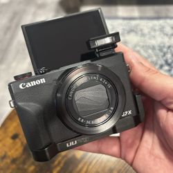 Canon G7X Mark III