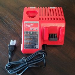 Brand New Milwaukee 18v Charger $30 Firm On Price No Lower 
