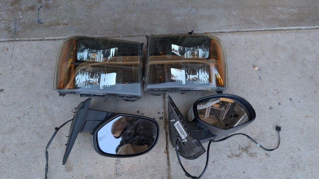 2011 GMC Sierra 1500 Head Lights And Mirrors