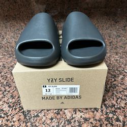 Adidas Yeezy Slide "Dark Onyx"