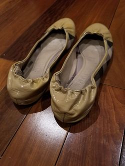 Authentic Burberry flats size 6B/36