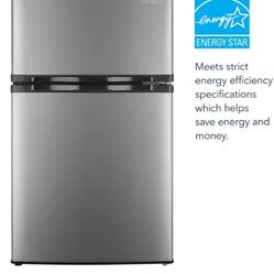 Like New Insignia™ - 3.0 Cu. Ft. Mini Fridge- ENERGY STAR Cert $70 Or Best Offer 