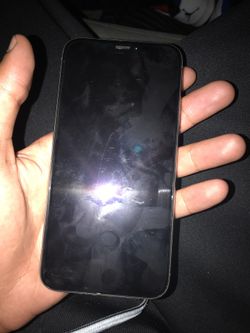 iPhone X’s 64gb it’s cracked on the back $600 ..... Ill trade for Chevrolet blazer