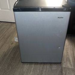 Haier Mini Fridge 